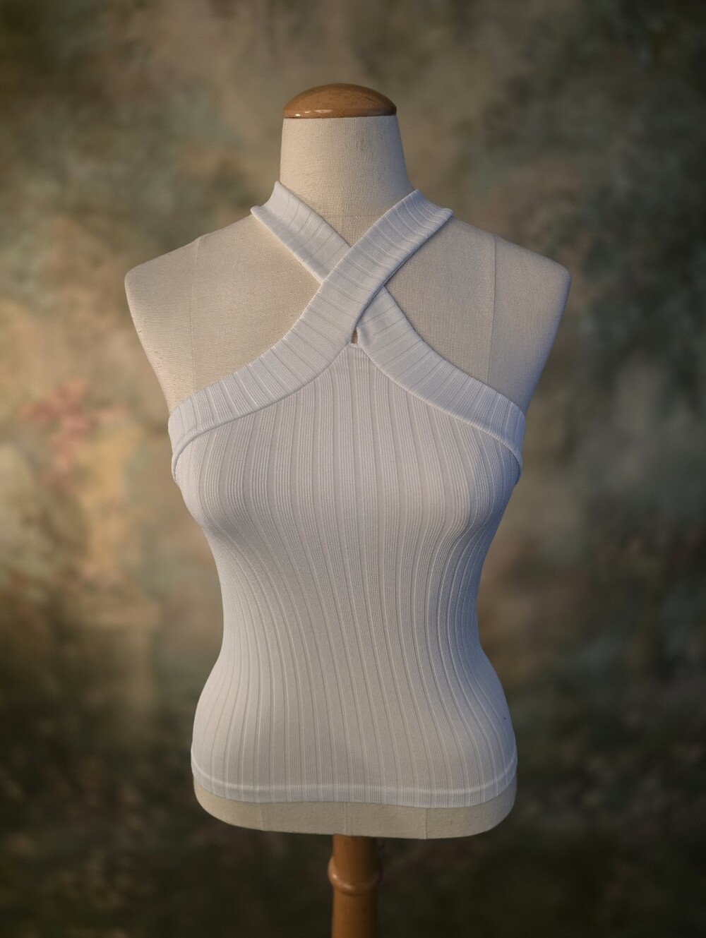 Dynamic Ribbed Halter Top With Crossed Front And Back Straps